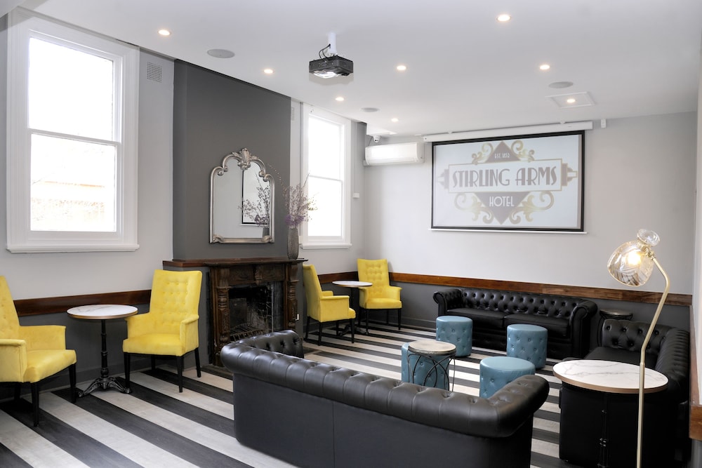 The Stirling Arms Hotel 26/34
