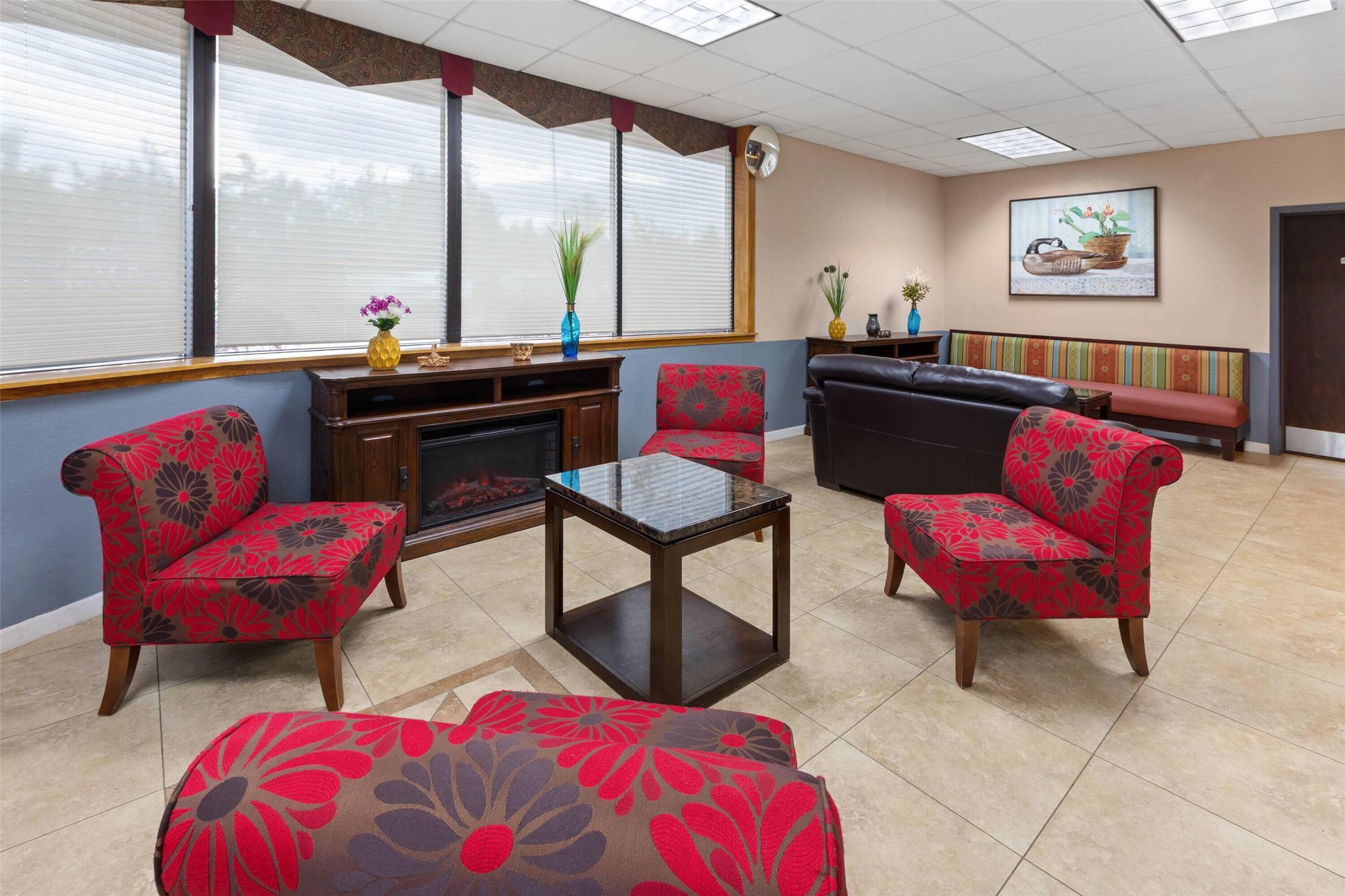 Quality Inn & Suites Grayling, MI 29/51