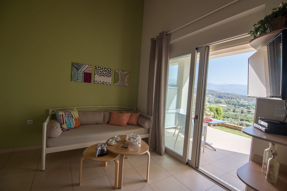 Aksos suites Accessible Accommodation 26/44