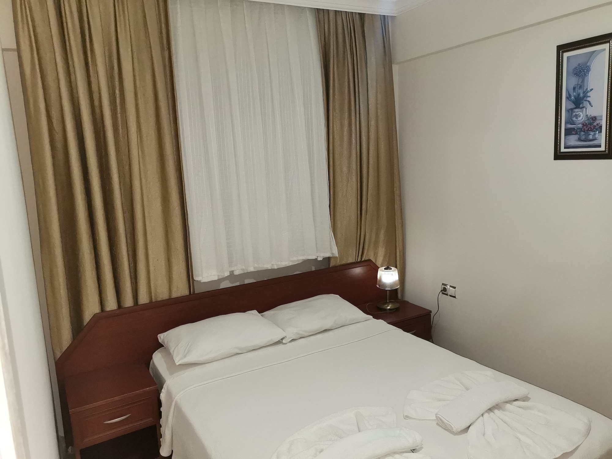 LUXURY, SUITE
