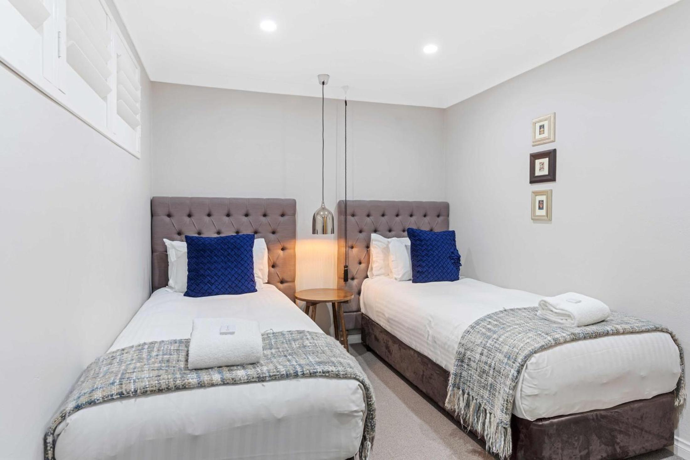 3 Bedrooms, Suite
