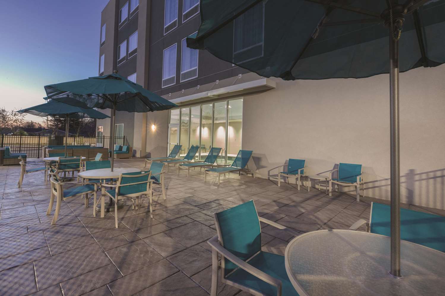 La Quinta Inn & Suites By Wyndham Terre Haute 35/44