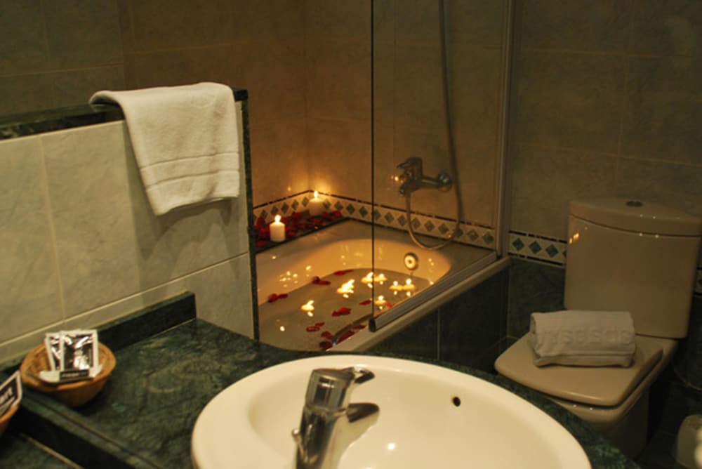 Aparthotel Napols 38/43