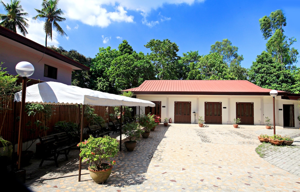 Hotel Tropika 5/49