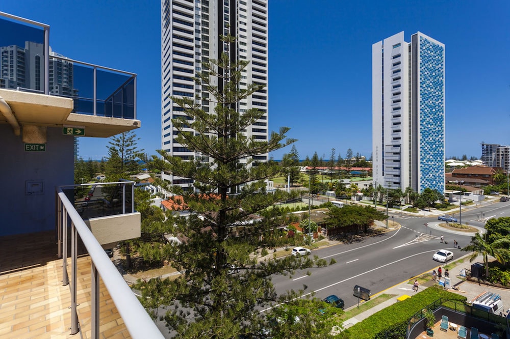 BEST WESTERN BROADBEACH TRAVEL INN APARTMENTS 61/70