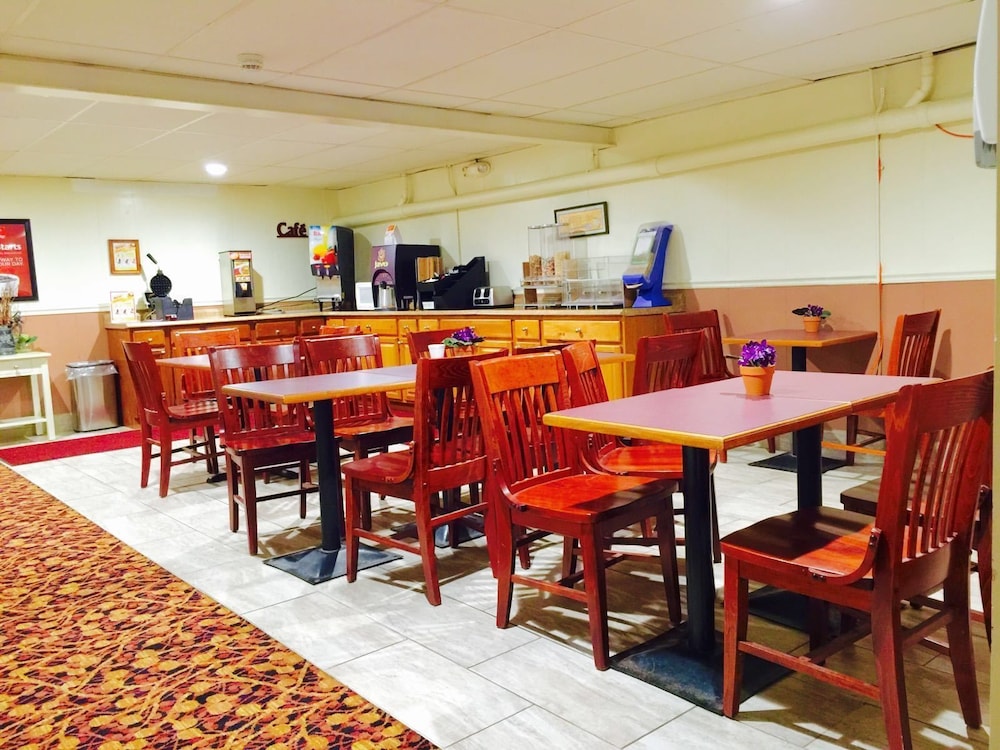Econo Lodge Inn & Suites Tilton 31/38