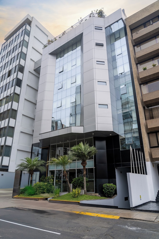Hotel Jose Antonio Executive 3/46