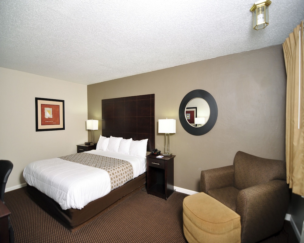 Baymont By Wyndham Sandusky 9/40