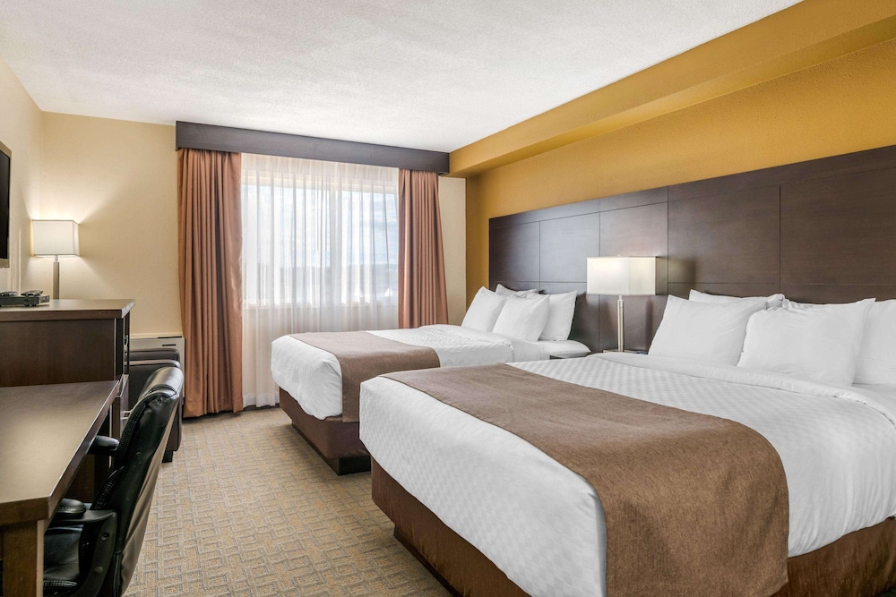 Quality Inn & Suites Bathurst, NB 10/50