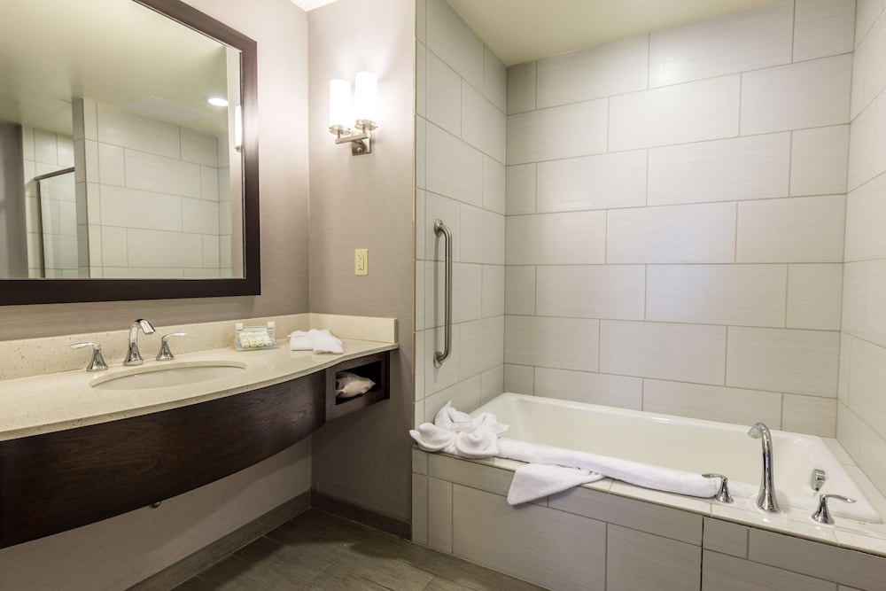 Hilton Garden Inn Raleigh Cary 17/67