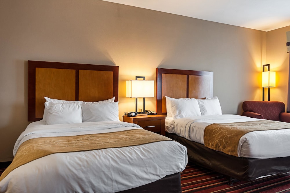 Comfort Suites Sulphur 10/56