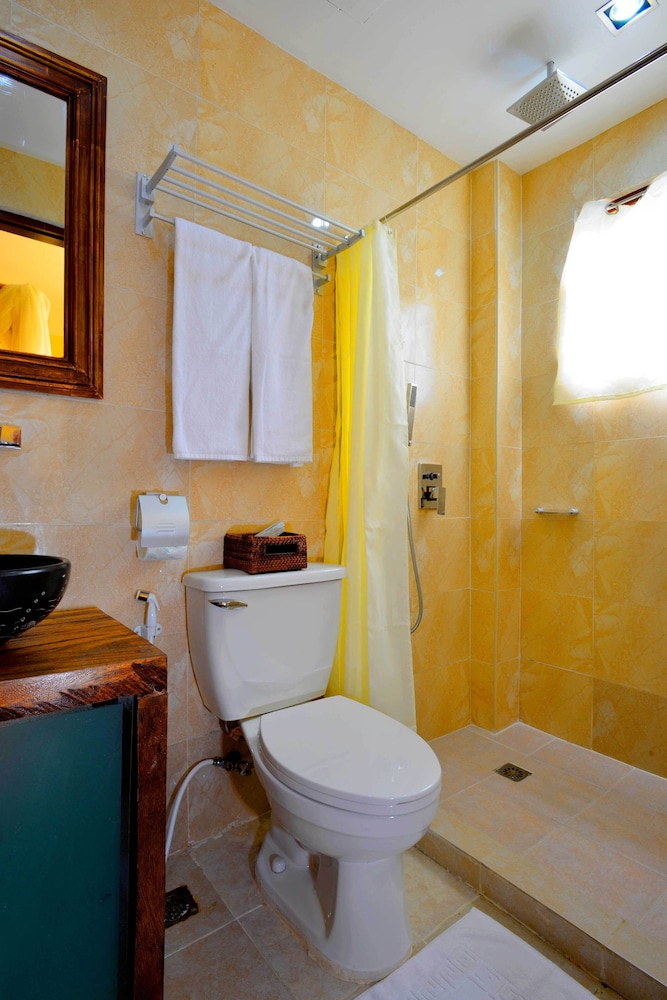 THE SITIO VILLAS AND SUITES 34/34