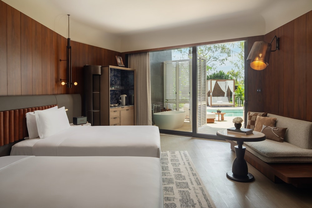 Essential, 2 Queen Beds