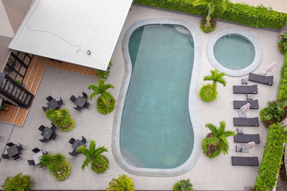 Golden Tulip Essential Pattaya 58/65