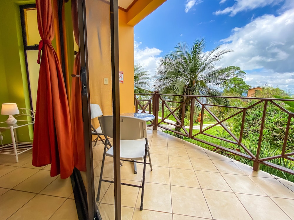 Arenal Tropical Garden 32/50