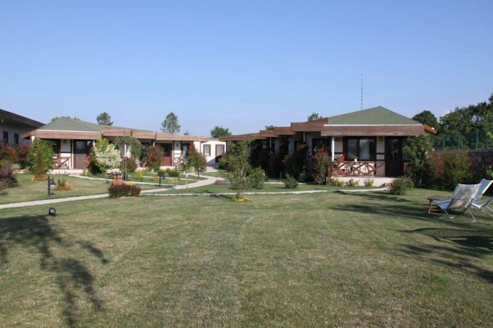 Riva's Club Hotel 49/50