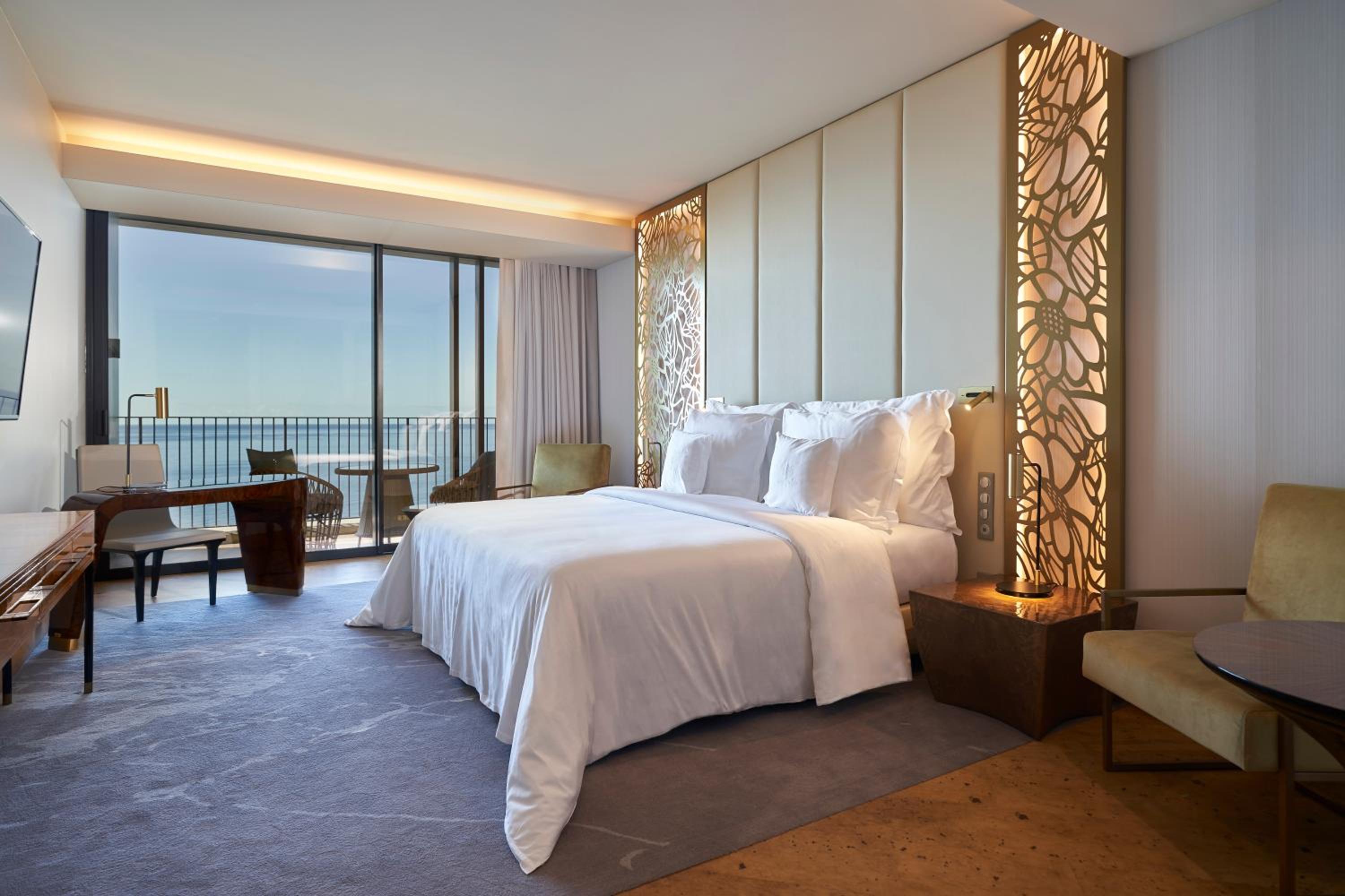 Ocean, King Bed