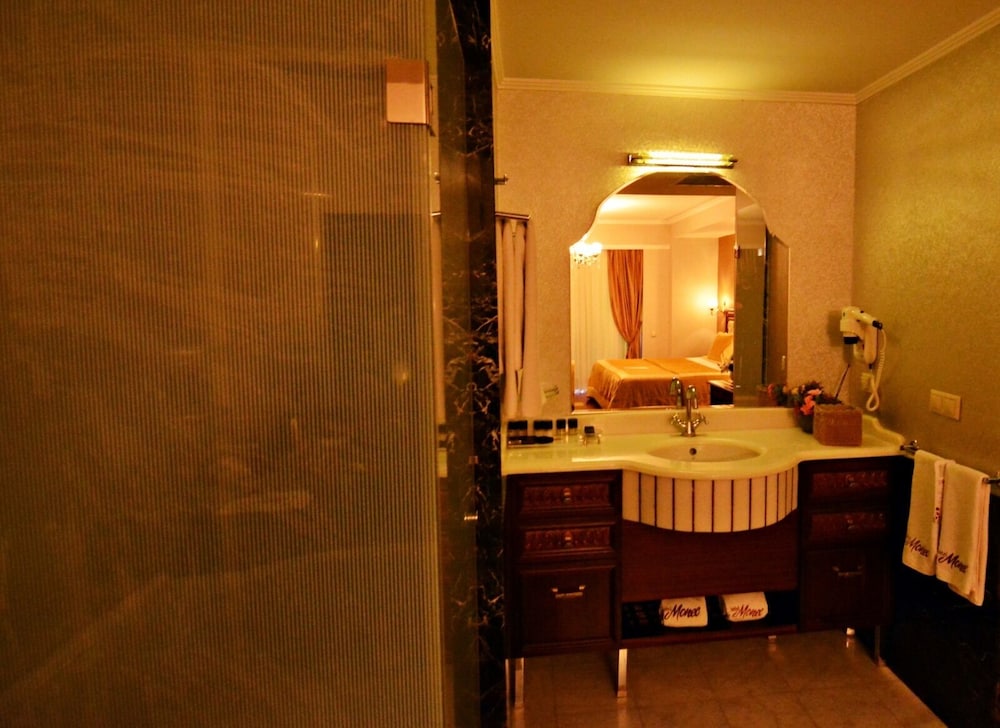Hotel Monec 25/50
