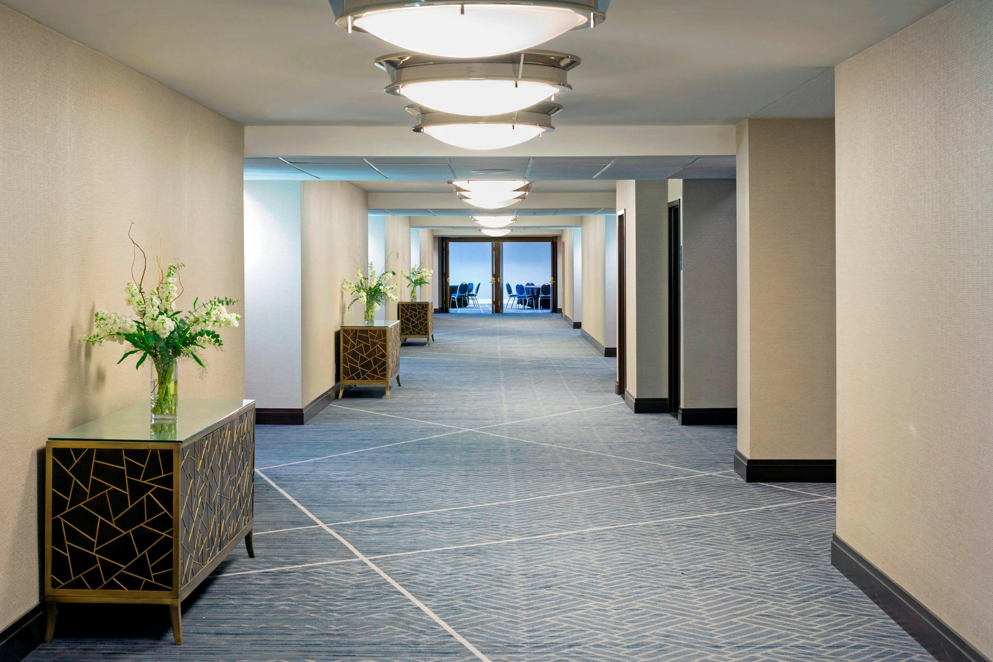 Lobby at Sheraton Norfolk Waterside, NORFOLK - VA
