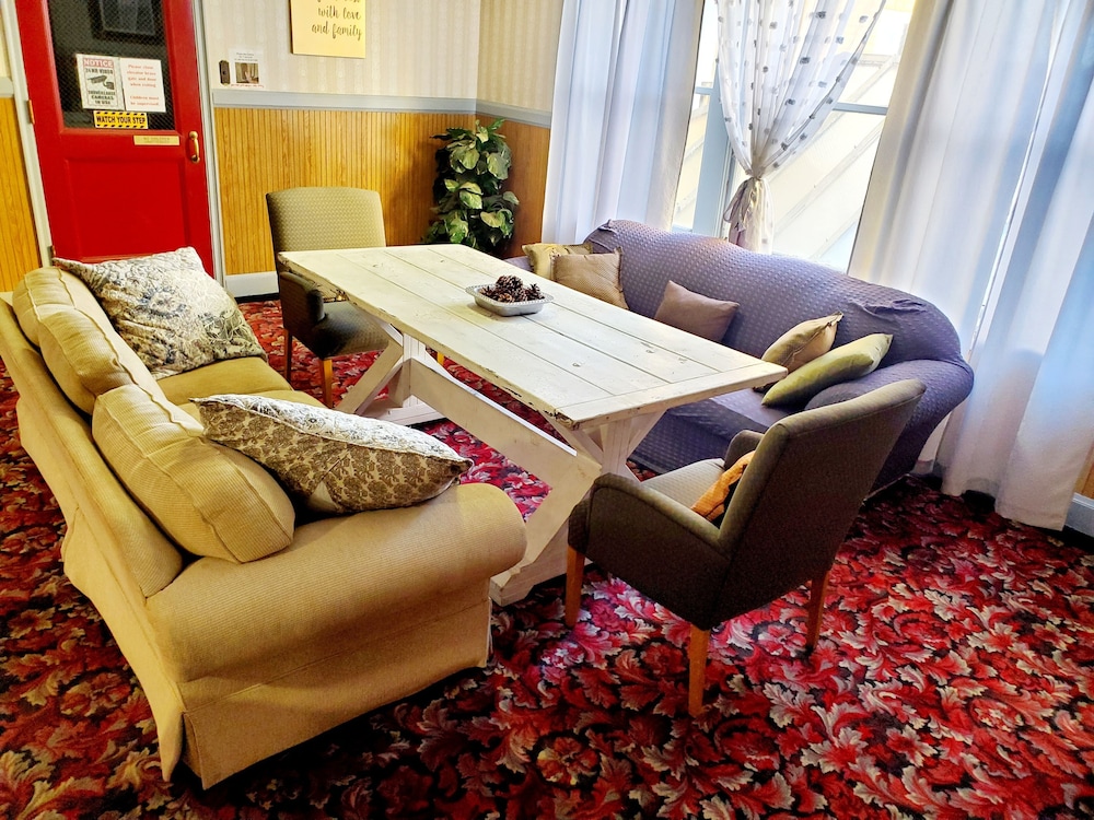 Monte Villa Inn 28/36