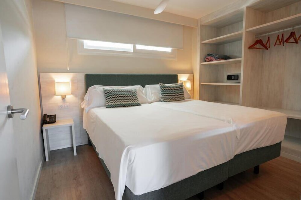 1 Bedroom, Deluxe, Apartment, Twin Beds, Sun Room, Terrace