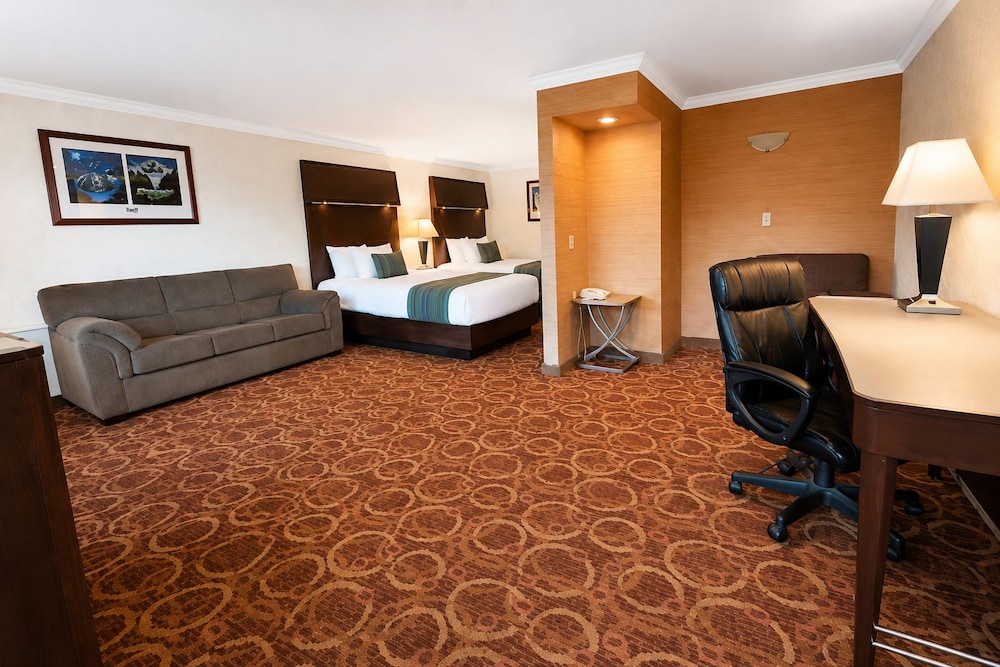 Sturgis Lodge & Suites, Travelodge by Wyndham 32/36