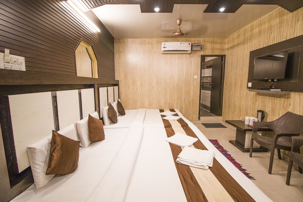 Hotel Pardesi 28/45