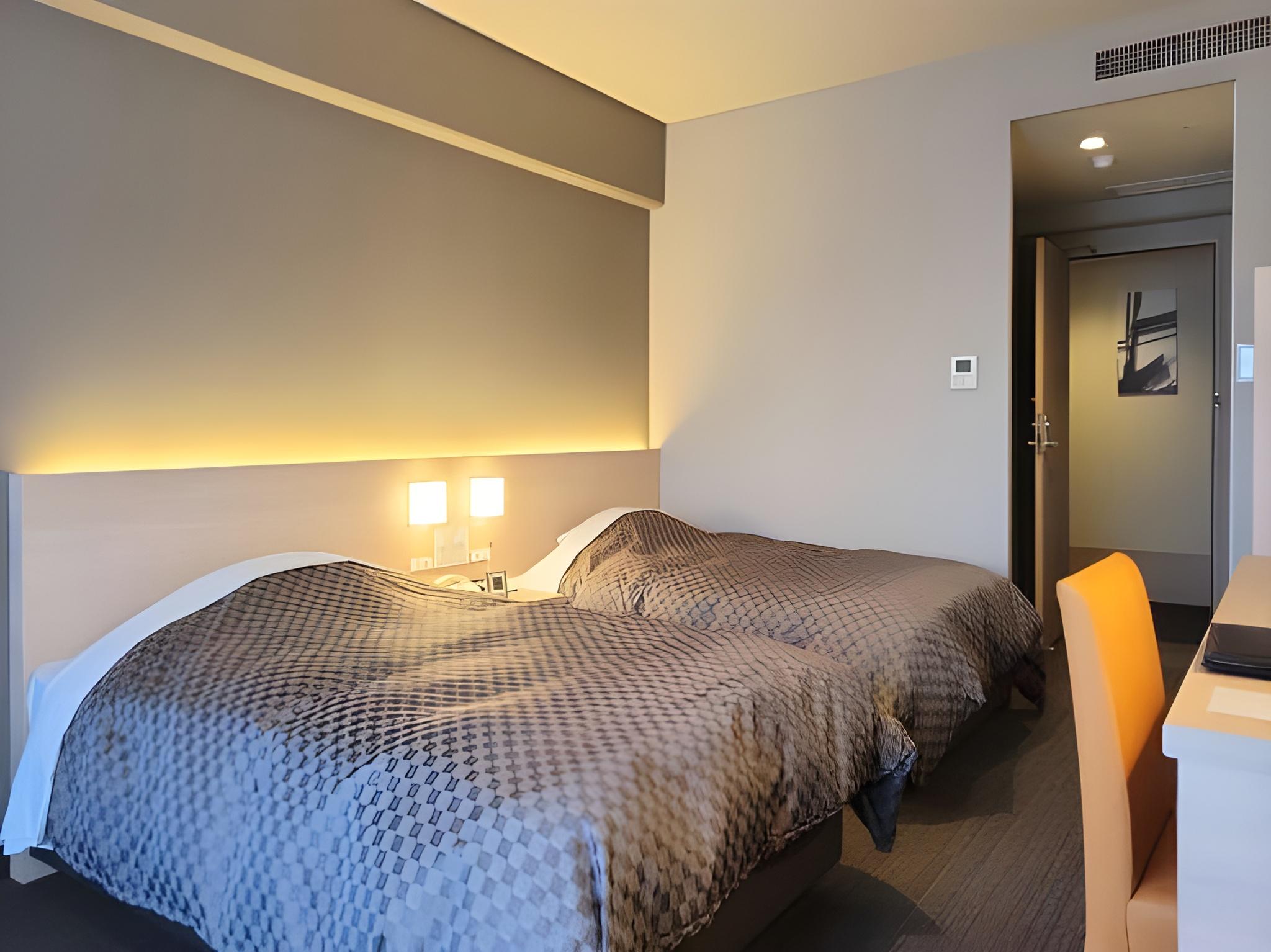 Room, Twin Beds