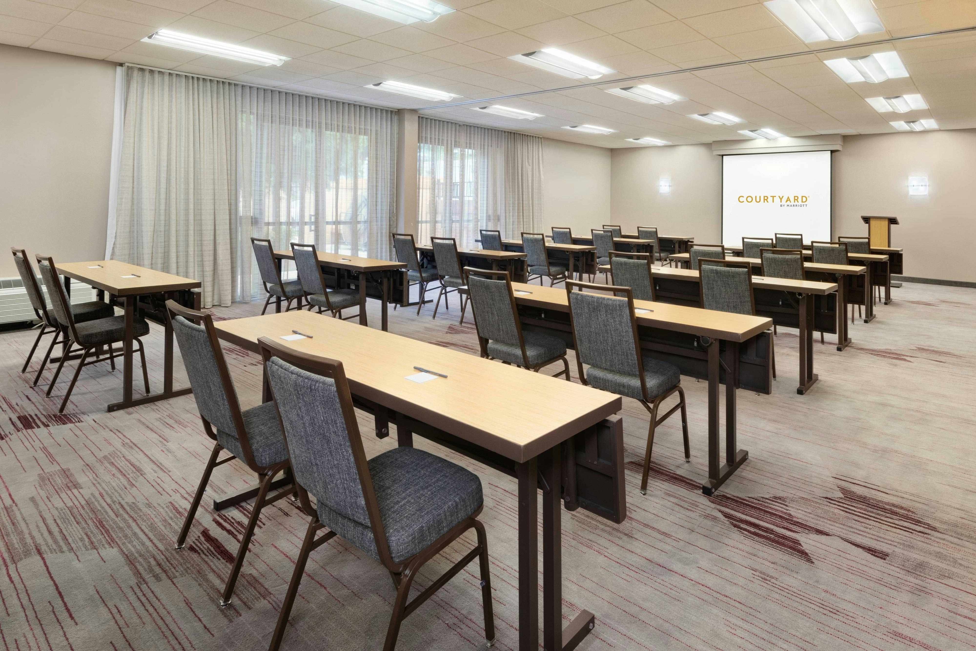 Courtyard By Marriott Atlanta Executive Park Emory 8/9