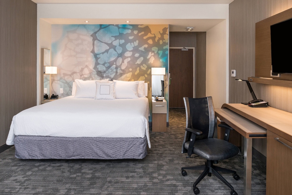 Courtyard By Marriott Detroit Farmington 45/47