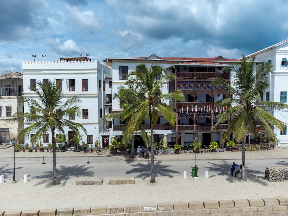 Mizingani Seafront Hotel 68/80