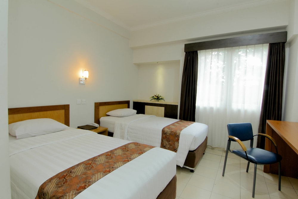 University Hotel 15/47