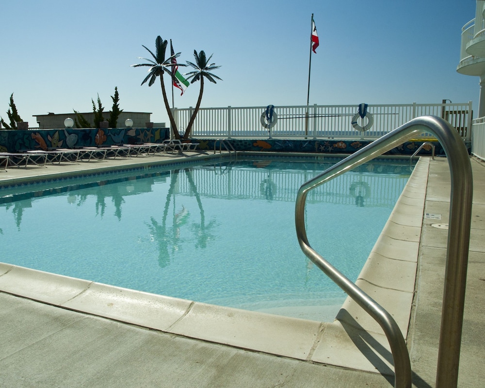 Coliseum Ocean Resort 43/64