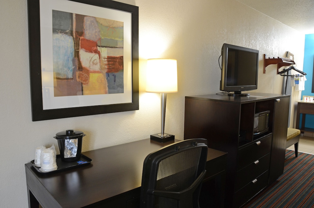 Baymont by Wyndham Nashville 48/53