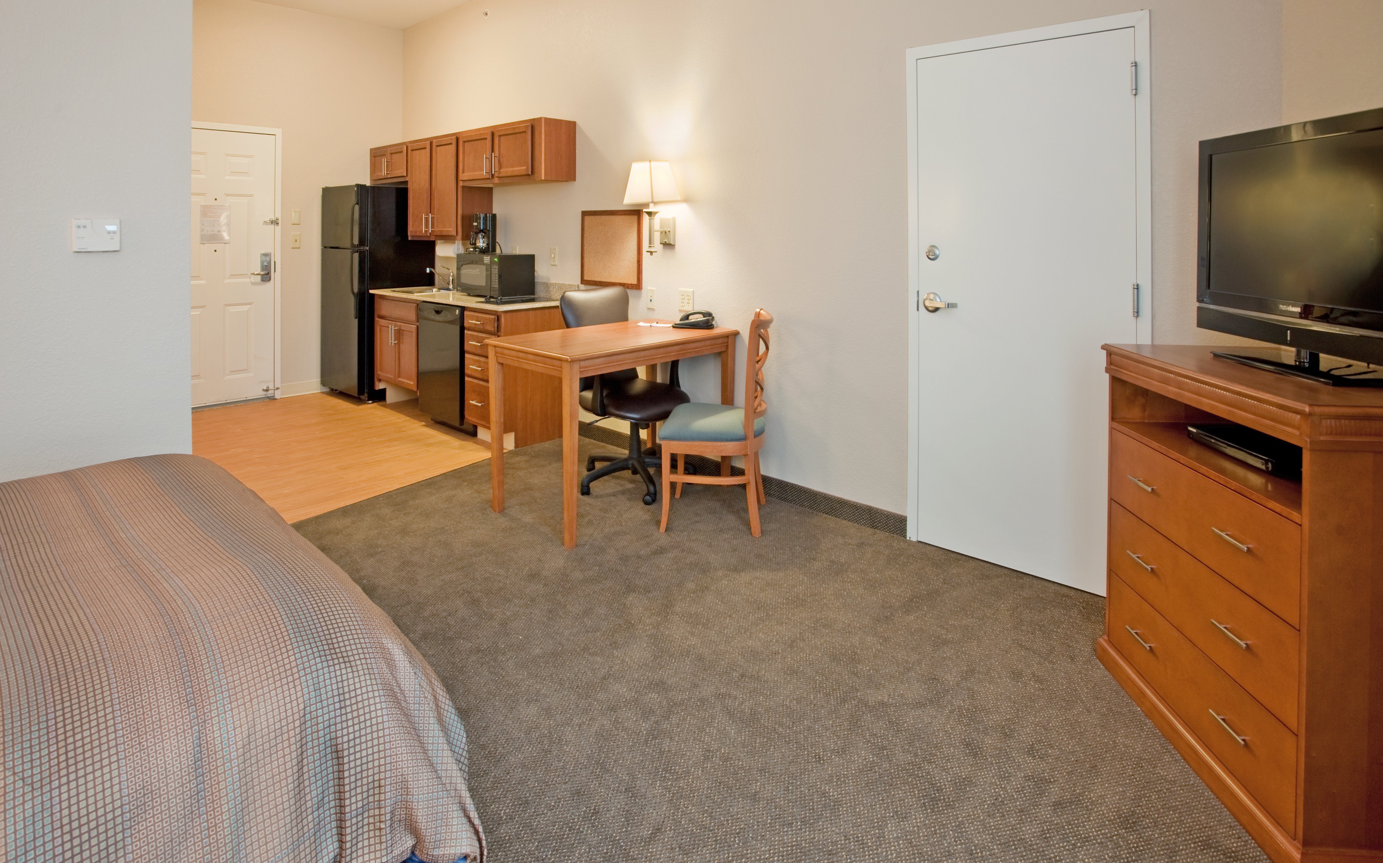 Candlewood Suites Kansas City Northeast 50/73