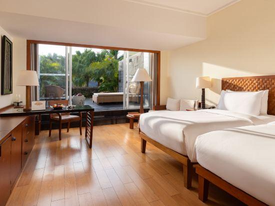 Deluxe, 2 Double Beds, Garden View
