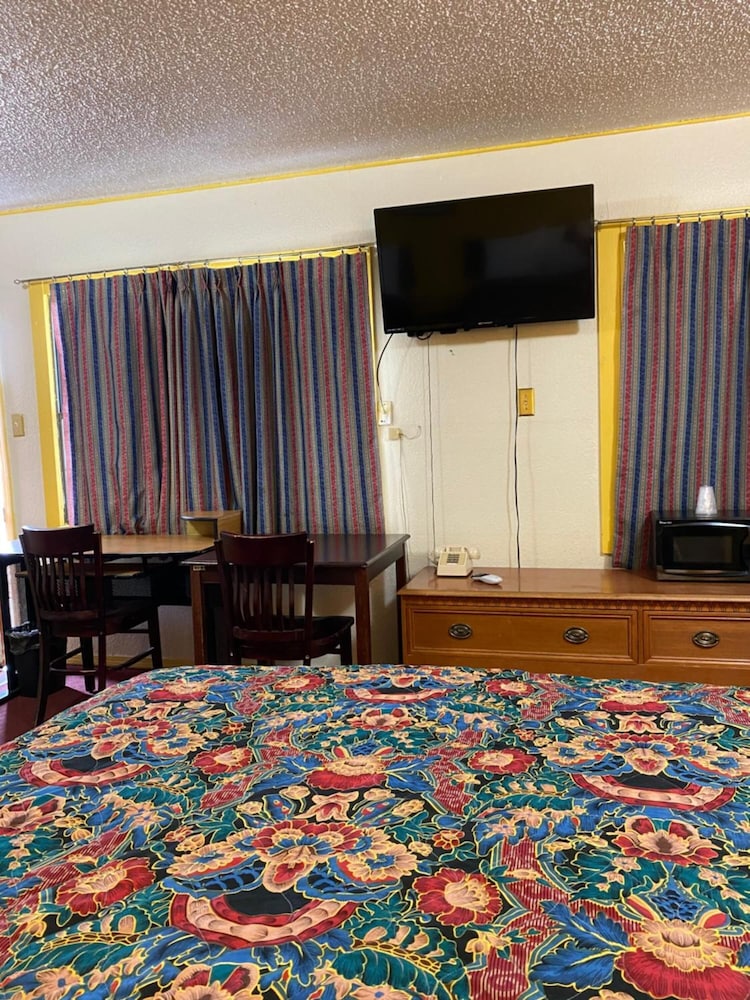 Madill Inn 19/32
