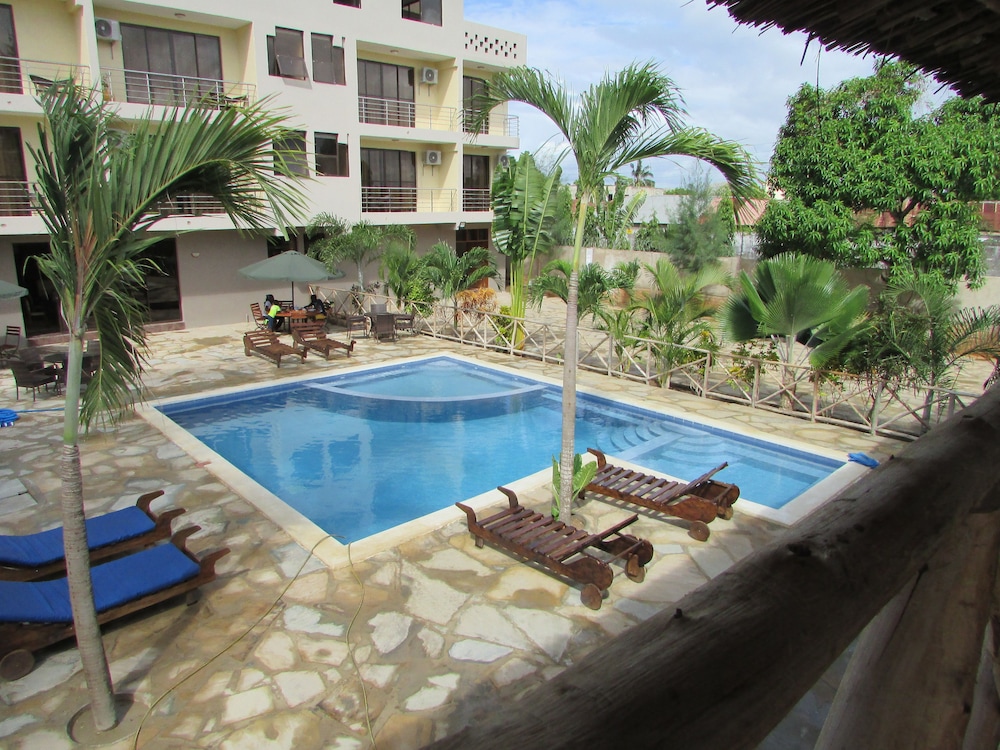 Retro Boutique Hotel Limited 37/42