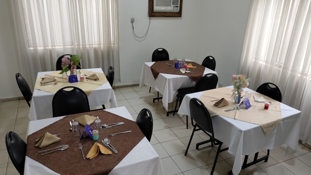 Hans Place Hotel 12/15