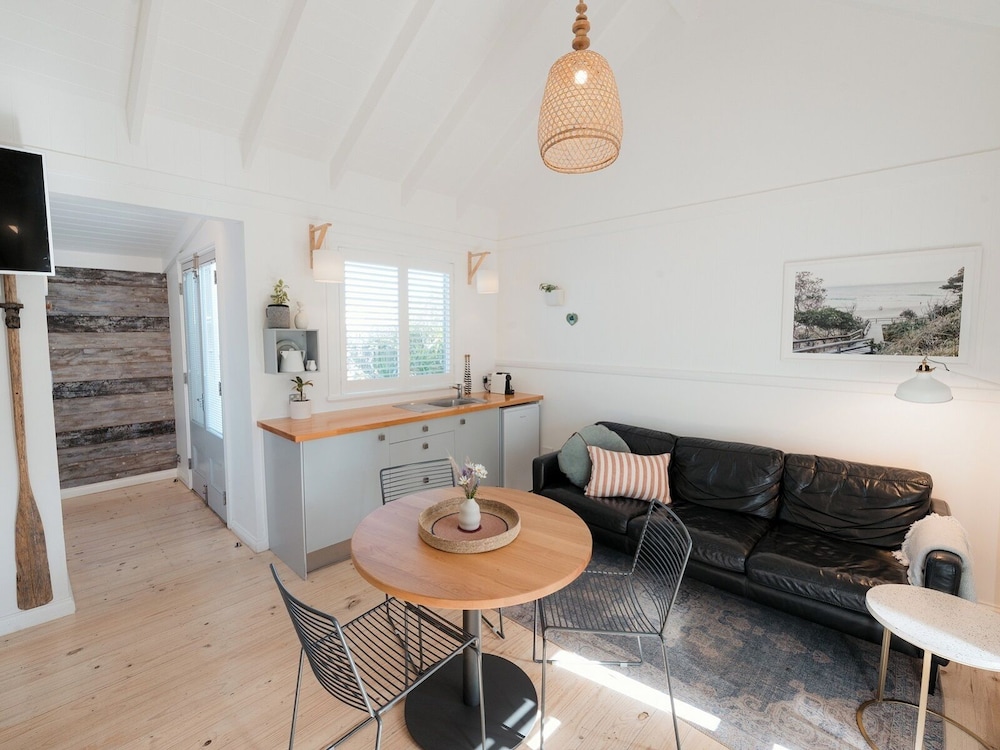 Beach Huts Middleton 33/50