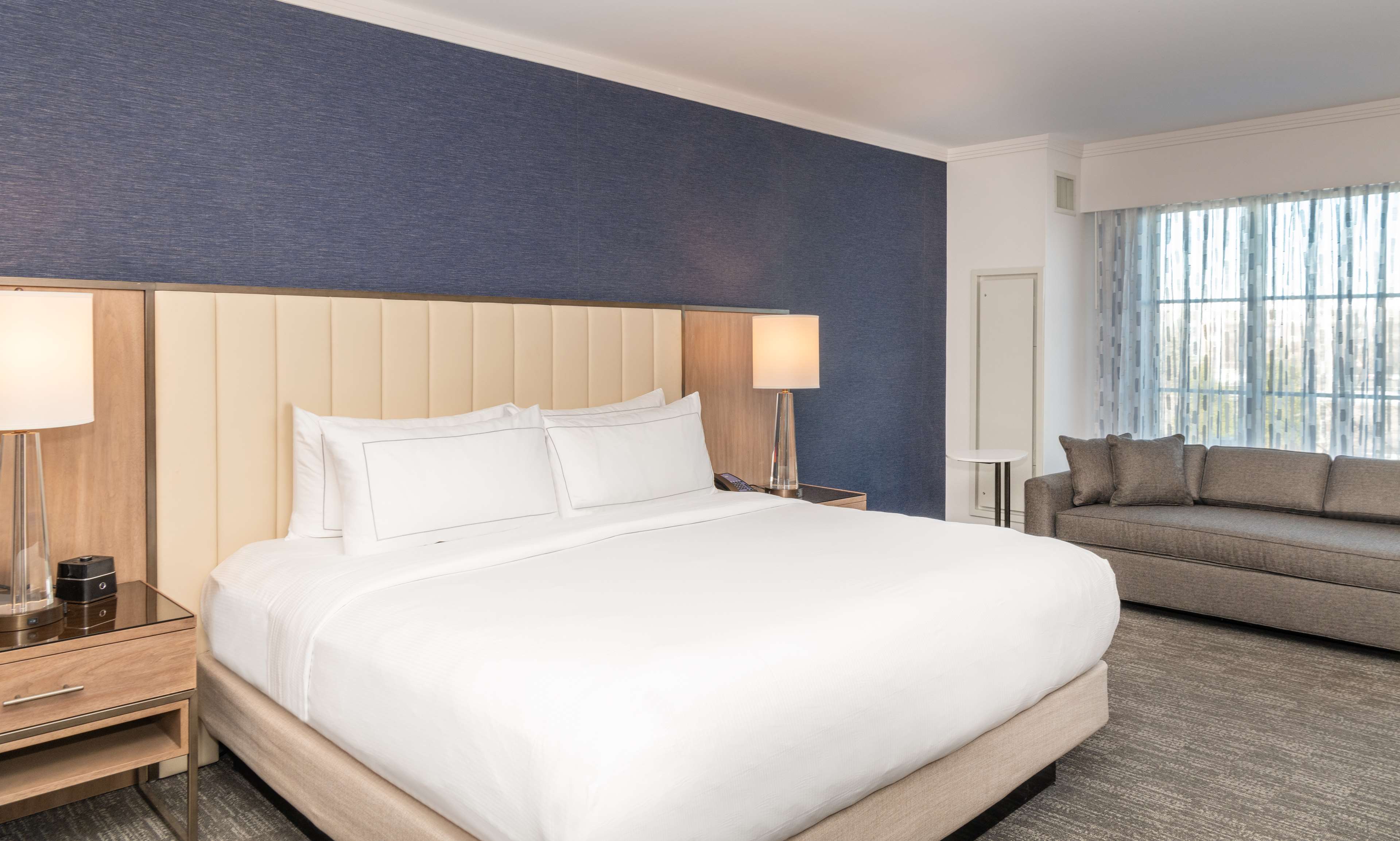 ROOM, KING BED, EXECUTIVE LEVEL, SOFA