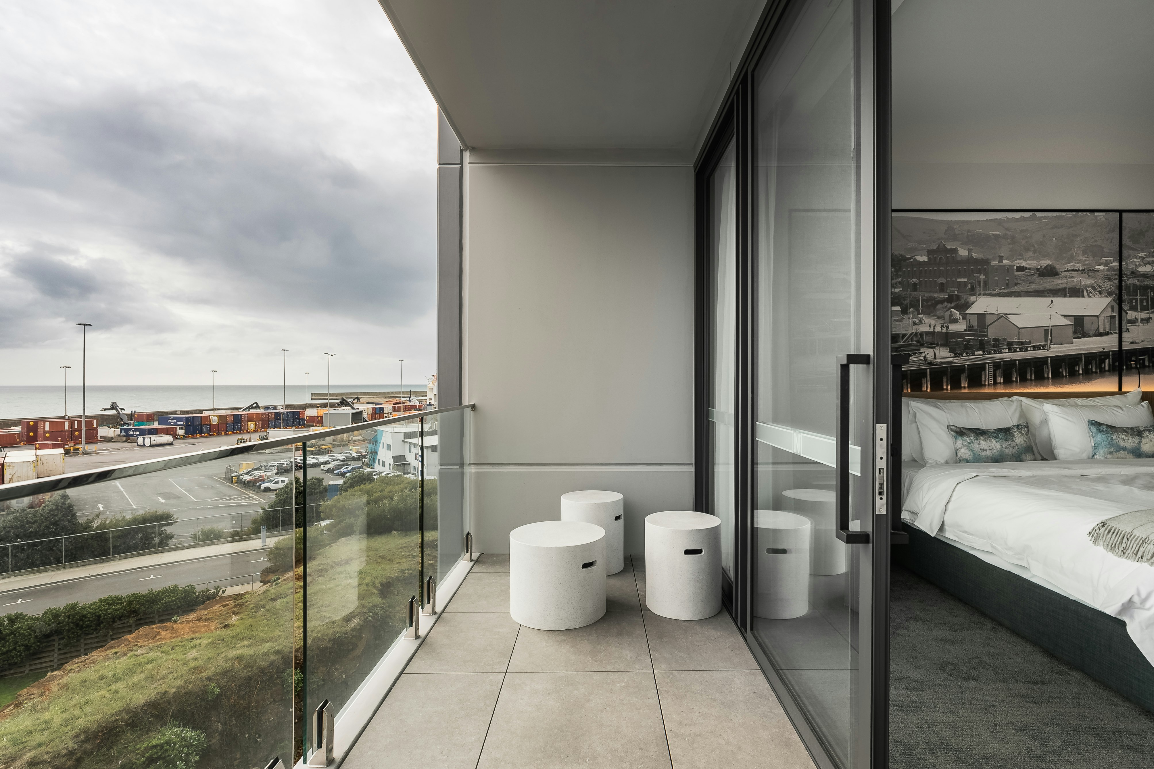 One North Terrace 41/43