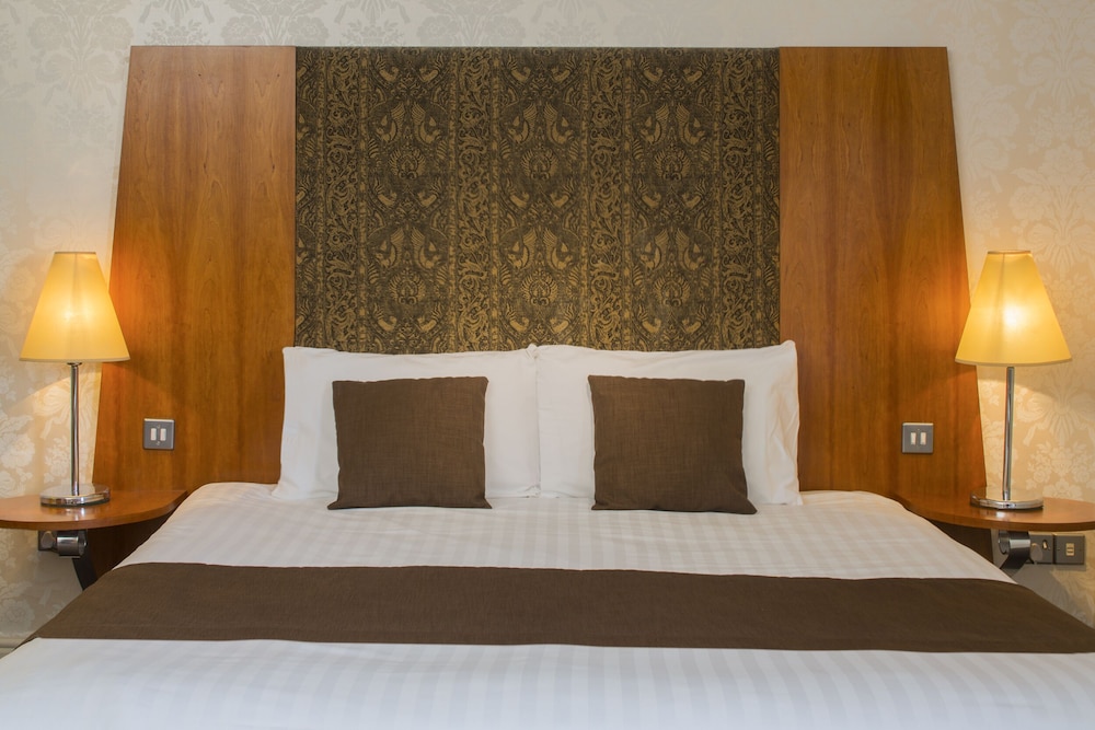 The Regency Hotel Solihull Formely Corus Solihull Hotel 12/35