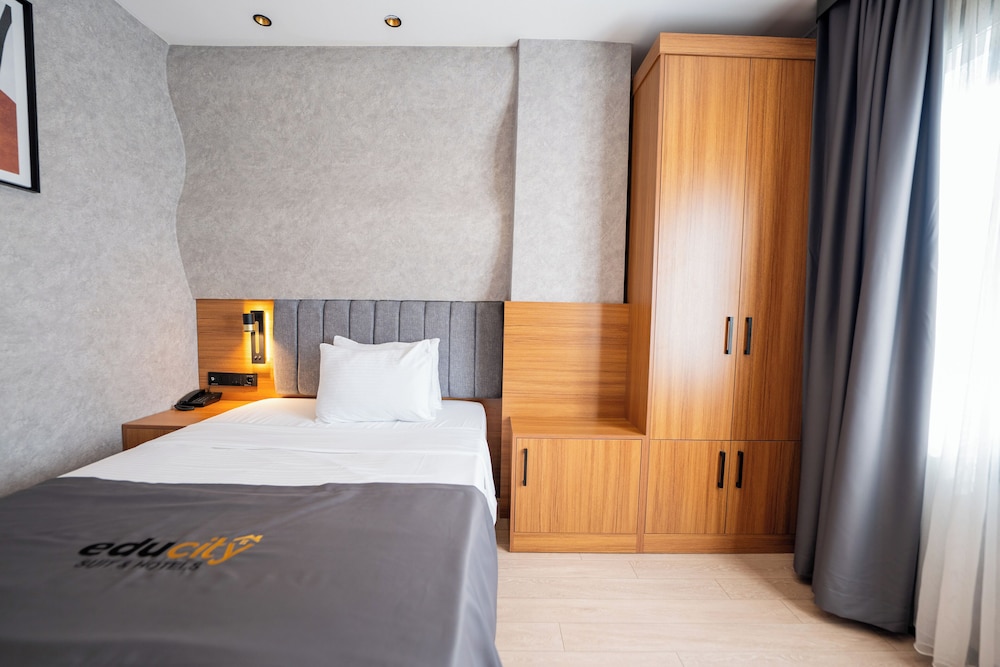 Educity Suit & Hotels 10/50