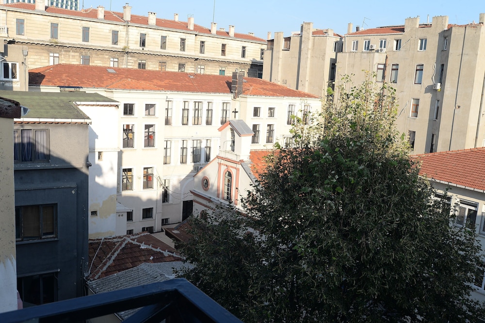 Ada Home's Hotel Taksim 18/20