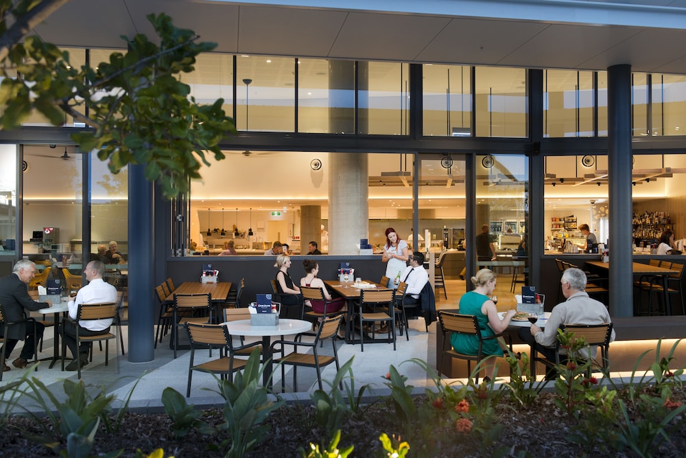 ibis Brisbane Airport Hotel 32/36