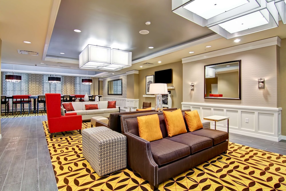 Hampton Inn Suites Cincinnati Downtown 46/72