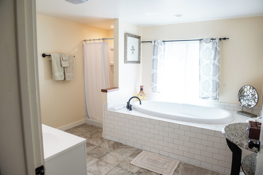 Inn at Buckhorn Cove 59/59