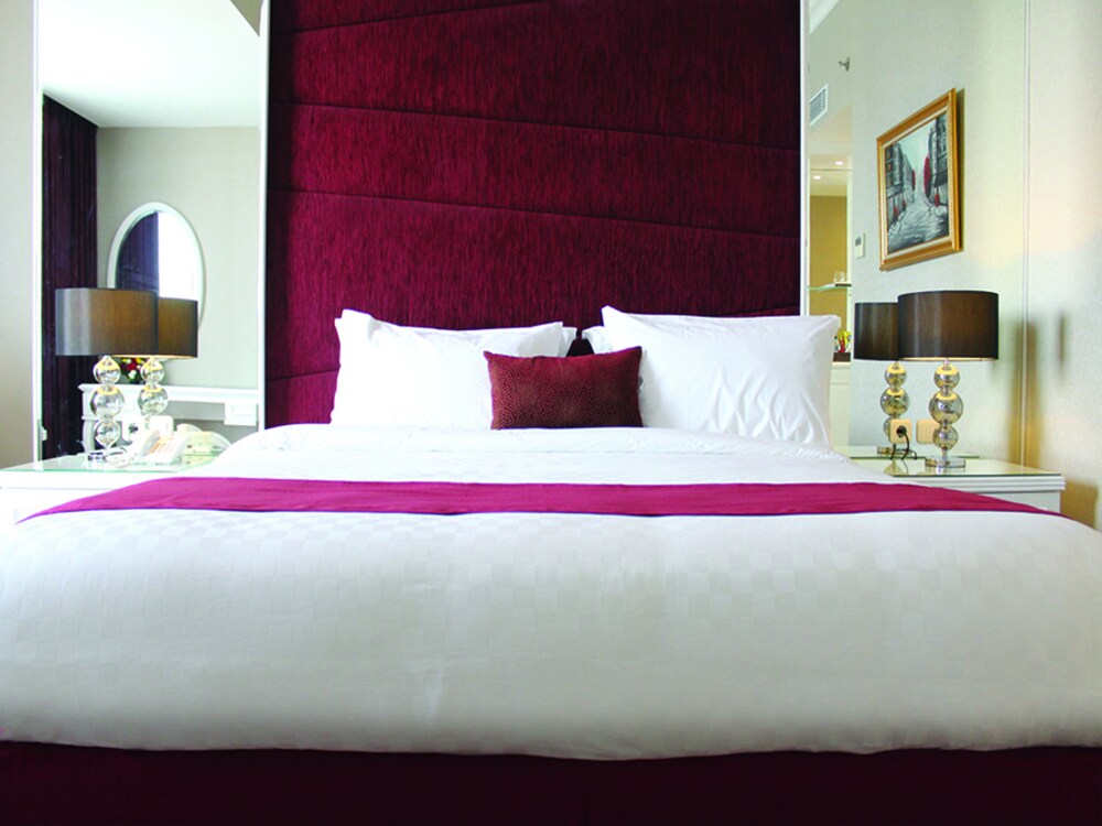 Golden Tulip Legacy Surabaya 10/31