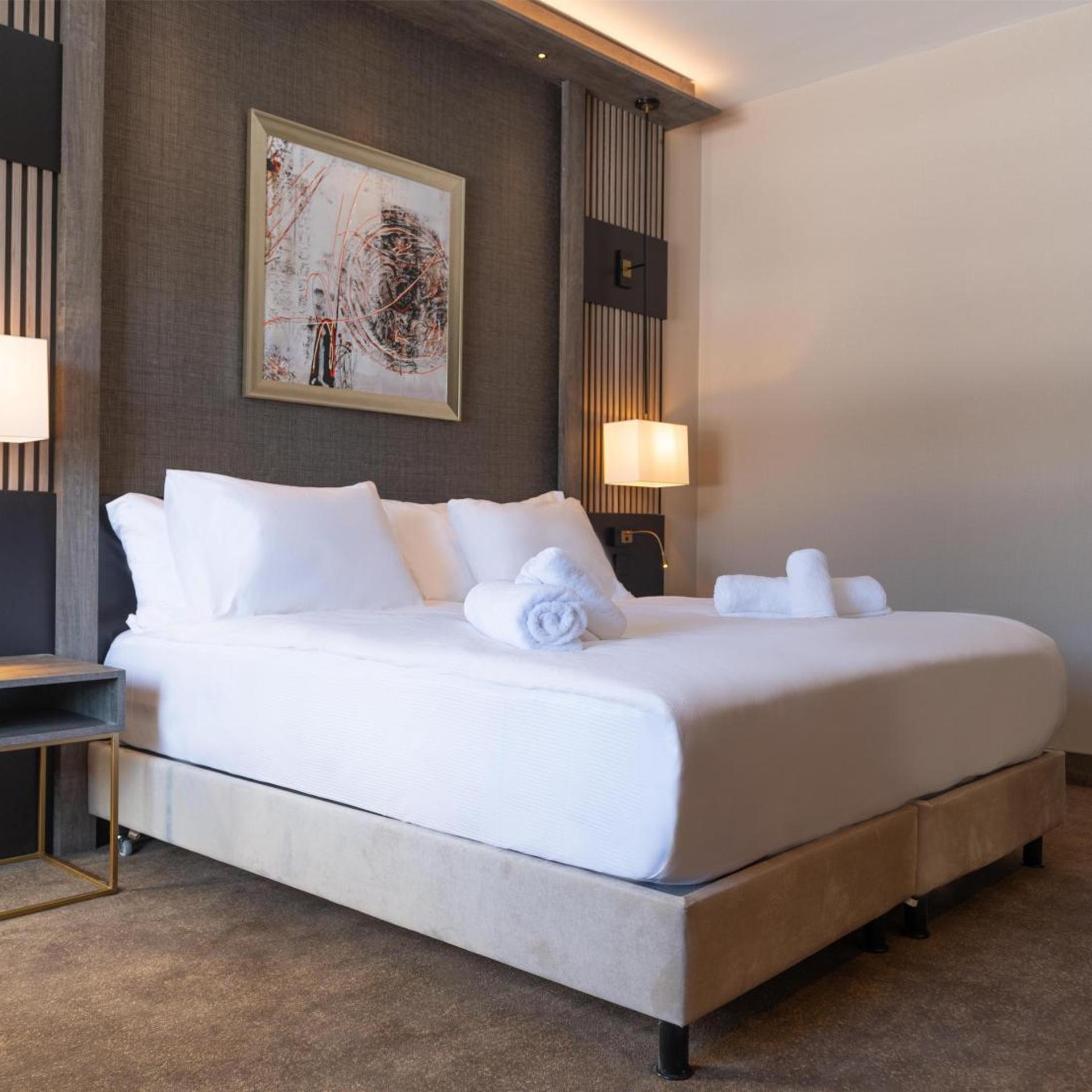 2 Bedrooms, Deluxe, Suite, King Bed, Doubletree by Hilton Kars Sarikamis 3/6